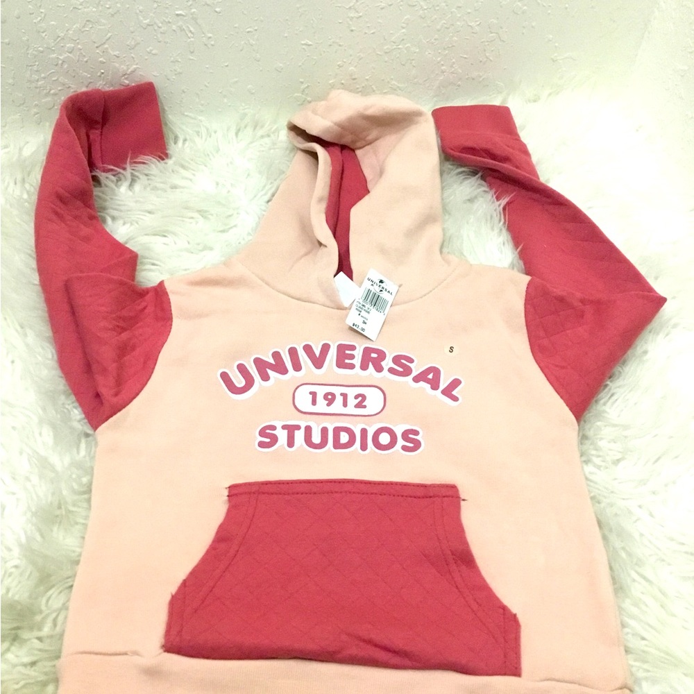 New sweater universal studios size small